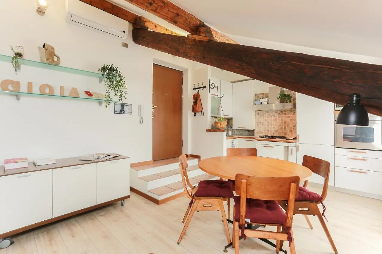 The Best Rent - Cozy Attic With View Apartment Milan